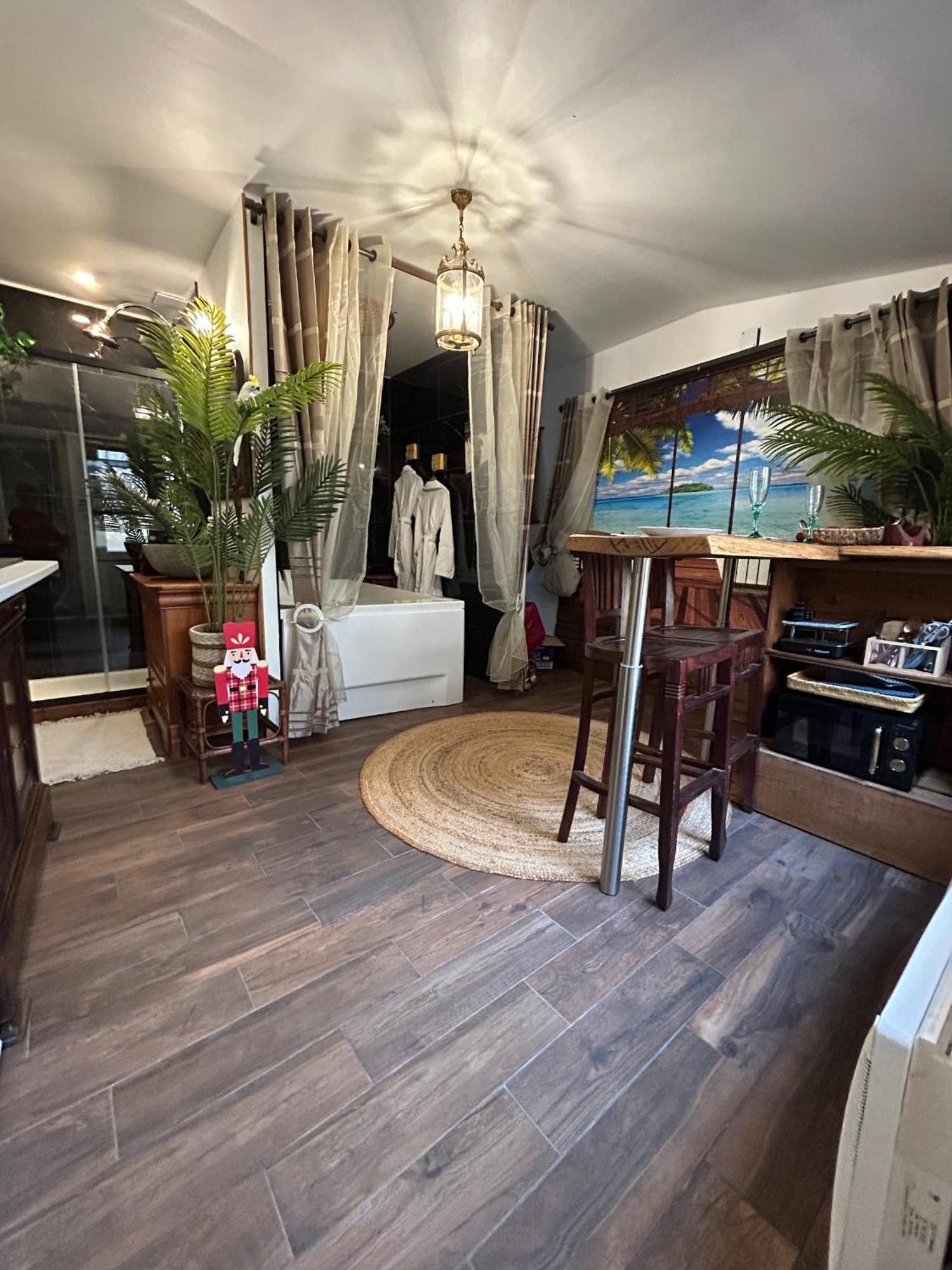 La Casa D'ailleurs Berry Sejours Châteauroux